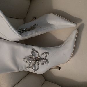 LIMITED EDITION pure white knee high leather boots